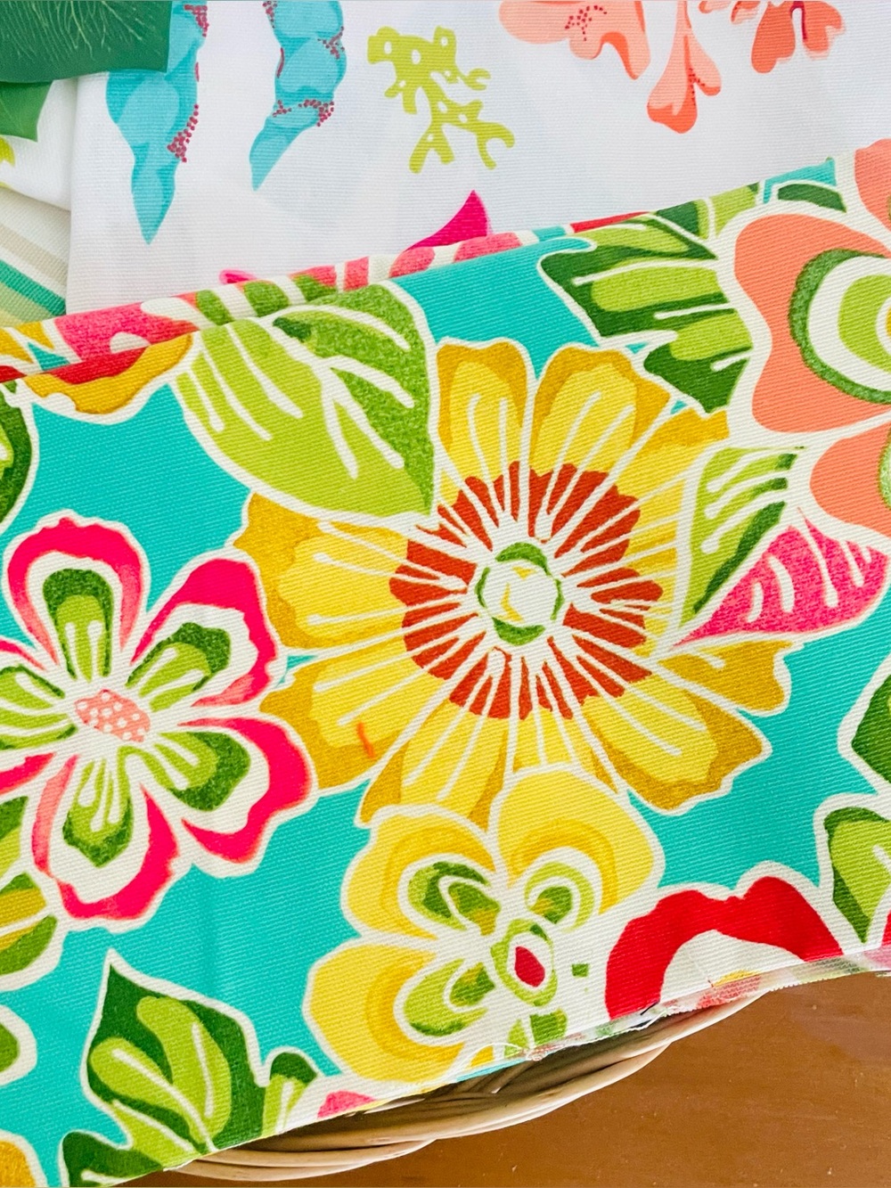 Waverly Inspirations 100% Duck Cotton Printed Fabric Tropical, Ocean, Stripe New - Picture 3 of 16